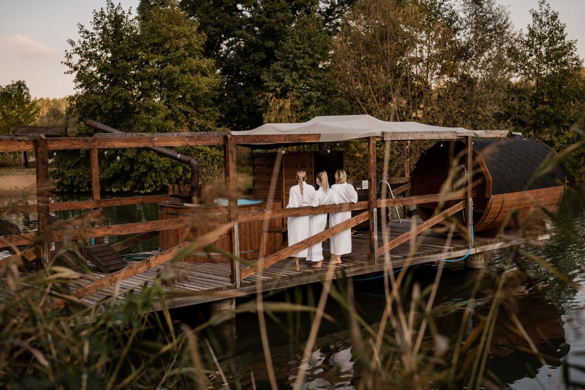 Hotel przy Dworze Spa & Wellness Leśna Podlaska Esterno foto
