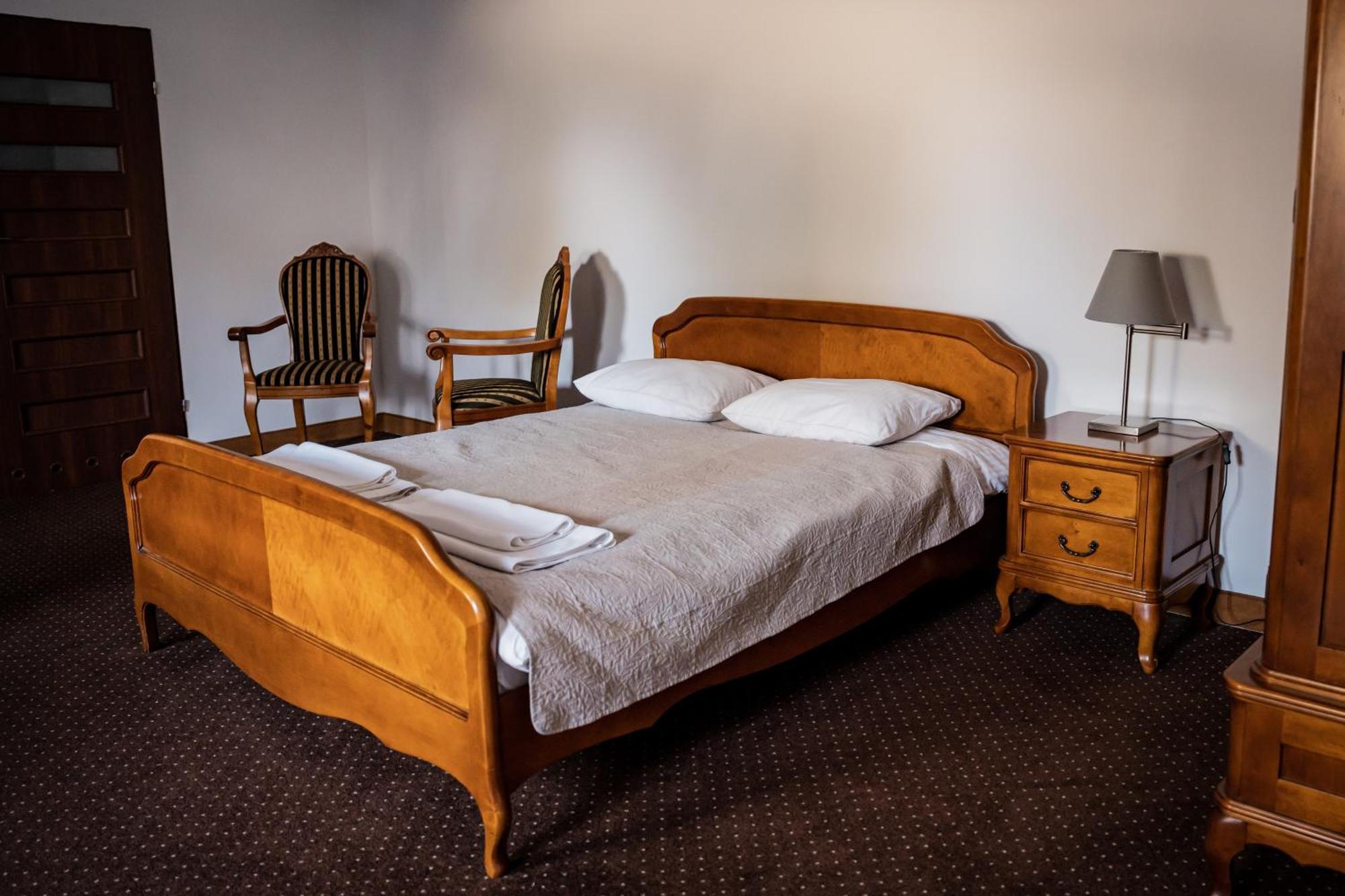 Hotel przy Dworze Spa & Wellness Leśna Podlaska Esterno foto