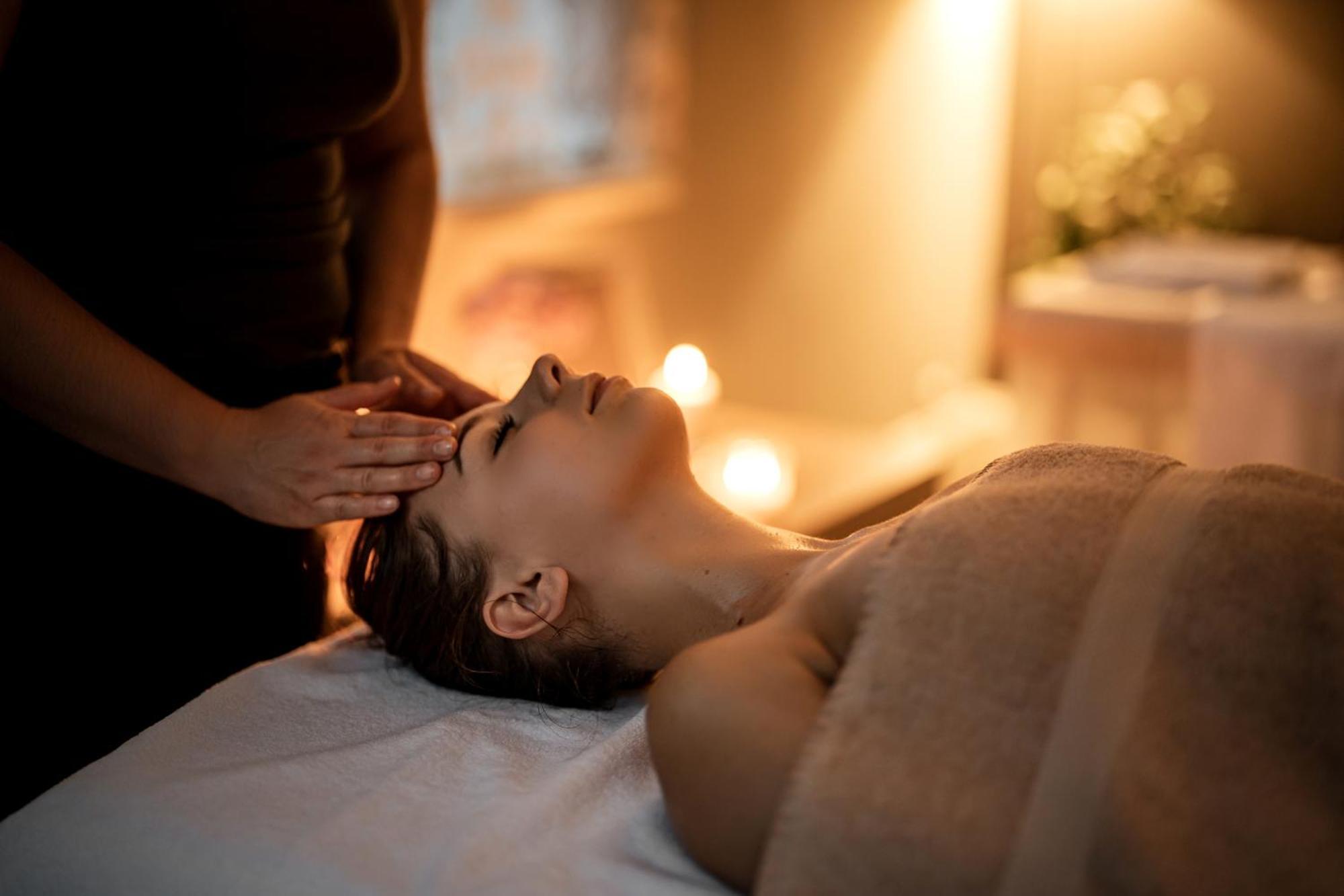 Hotel przy Dworze Spa & Wellness Leśna Podlaska Esterno foto