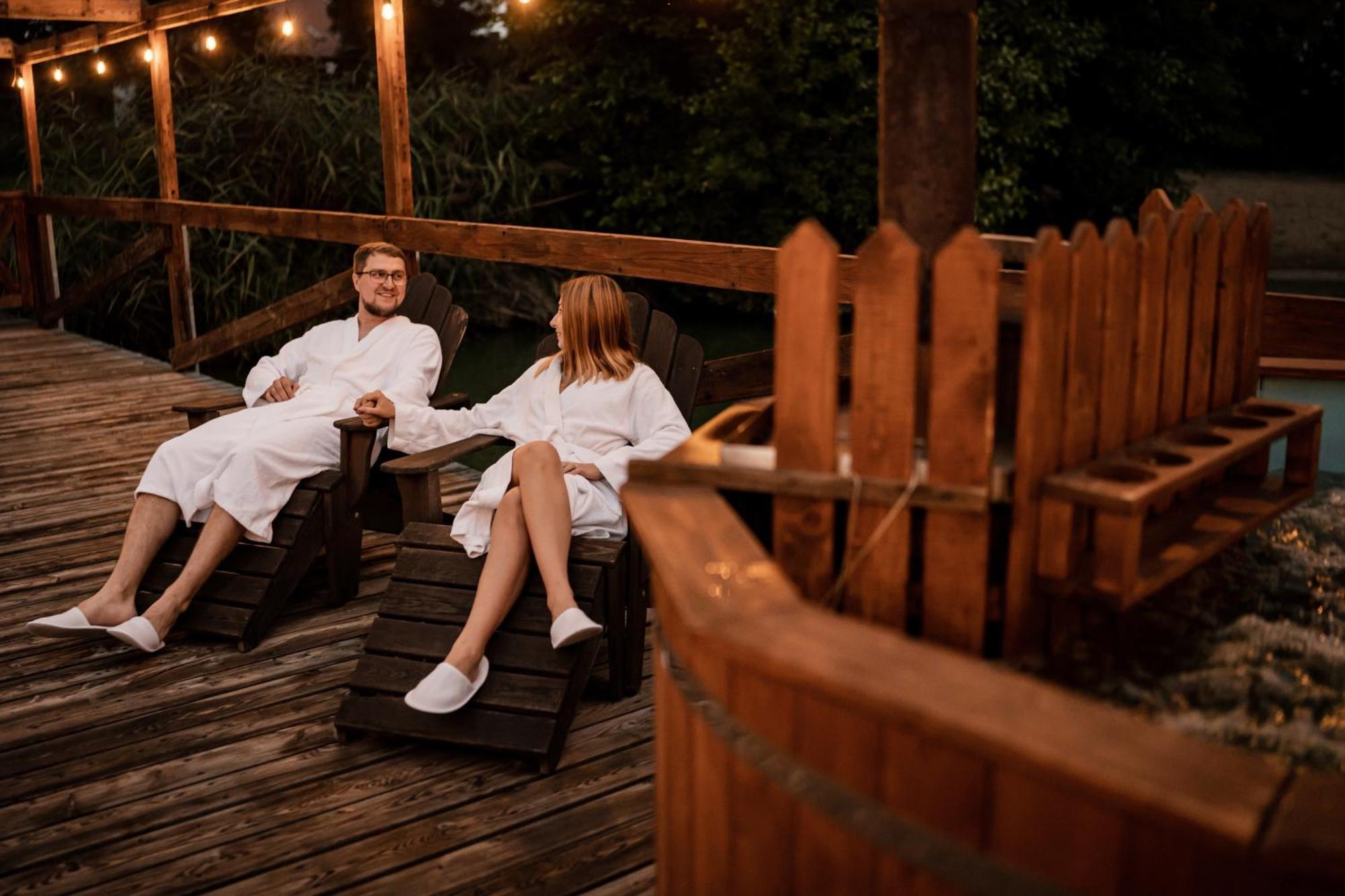 Hotel przy Dworze Spa & Wellness Leśna Podlaska Esterno foto