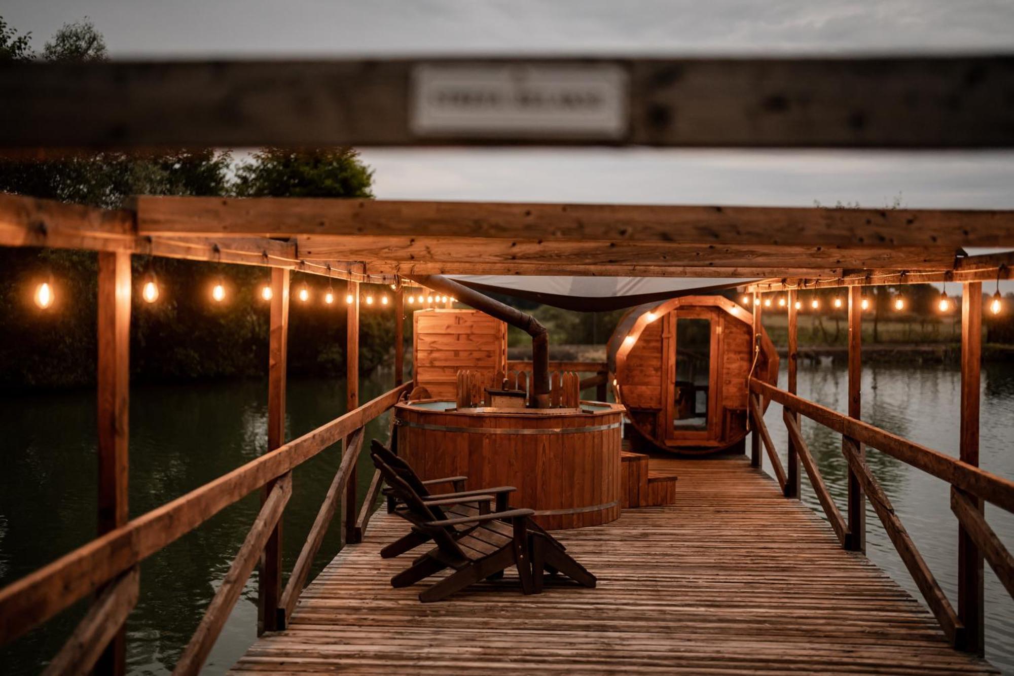 Hotel przy Dworze Spa & Wellness Leśna Podlaska Esterno foto